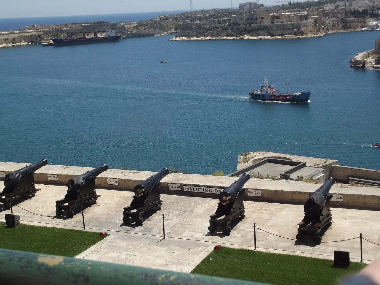Valletta’da Upper Barrakka Bahçeleri’nden Grand Harbour